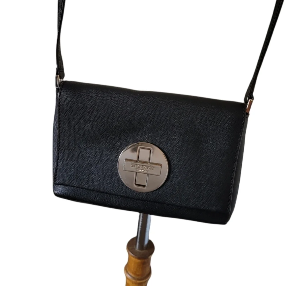 kate spade Newbury Saffiano Black Turn Lock Crossbody‎ Bag